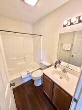 805 Old Gray Station Rd in Johnson City, TN - Foto de edificio - Building Photo