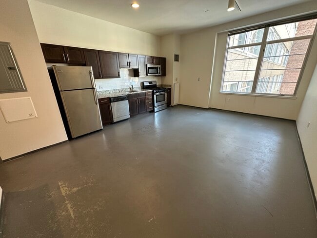 147 E Berkeley St in Boston, MA - Building Photo - Building Photo