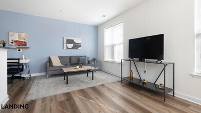 909 Mansion Dr, Unit 702-207 in Frederick, MD - Building Photo - Building Photo