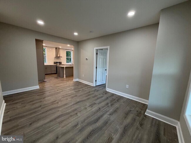 property at 380 W Weymouth Rd