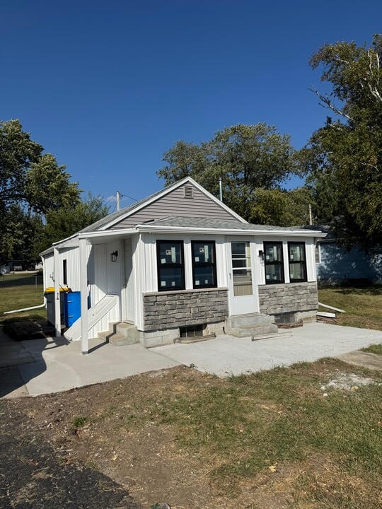 635 11th St in Monroe, WI - Building Photo