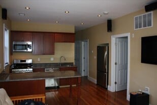 148 Hillside St in Boston, MA - Building Photo