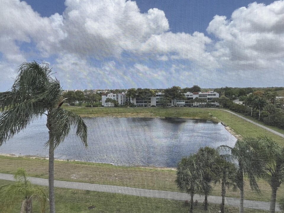 7360 S Oriole Blvd in Delray Beach, FL - Building Photo
