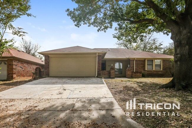 property at 934 Robinwood Dr