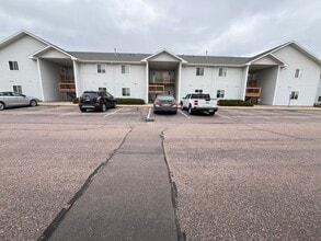 Ralph Rogers Apartments in Sioux Falls, SD - Foto de edificio - Building Photo