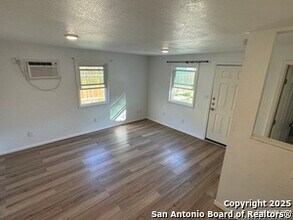 411 Cincinnati Ave in San Antonio, TX - Building Photo - Building Photo