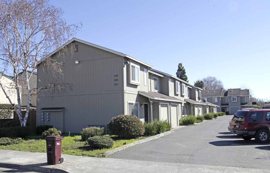 343-347 Laurel Ave in Hayward, CA - Building Photo