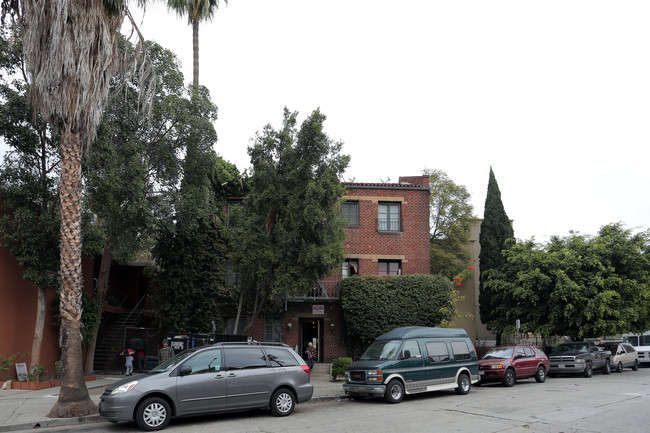 2325 Ocean View Ave in Los Angeles, CA - Foto de edificio - Building Photo