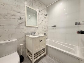 11-09 36th Ave in Queens, NY - Building Photo