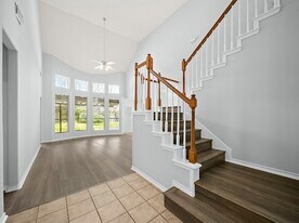 2407 Hanston Ct in Pearland, TX - Building Photo