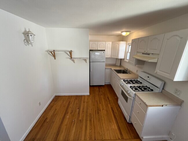 191 Manor Rd in Huntington, NY - Foto de edificio - Building Photo