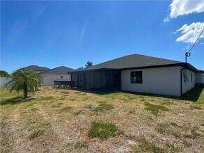 3507 SW Santa Barbara Pl in Cape Coral, FL - Building Photo - Building Photo