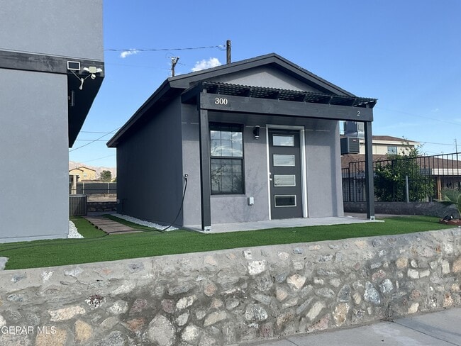 300 Ruby Dr in El Paso, TX - Building Photo - Building Photo