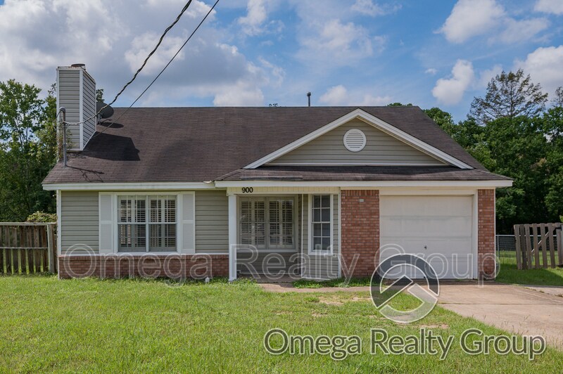 900 Mister Dr in Montgomery, AL - Building Photo