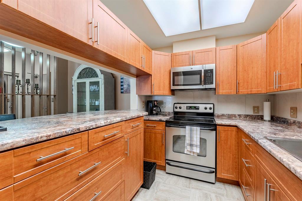 3275 Pembina Hwy in Winnipeg, MB - Building Photo