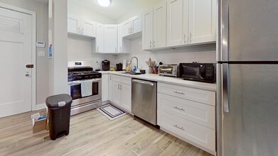 601 W Deming Pl in Chicago, IL - Building Photo - Building Photo