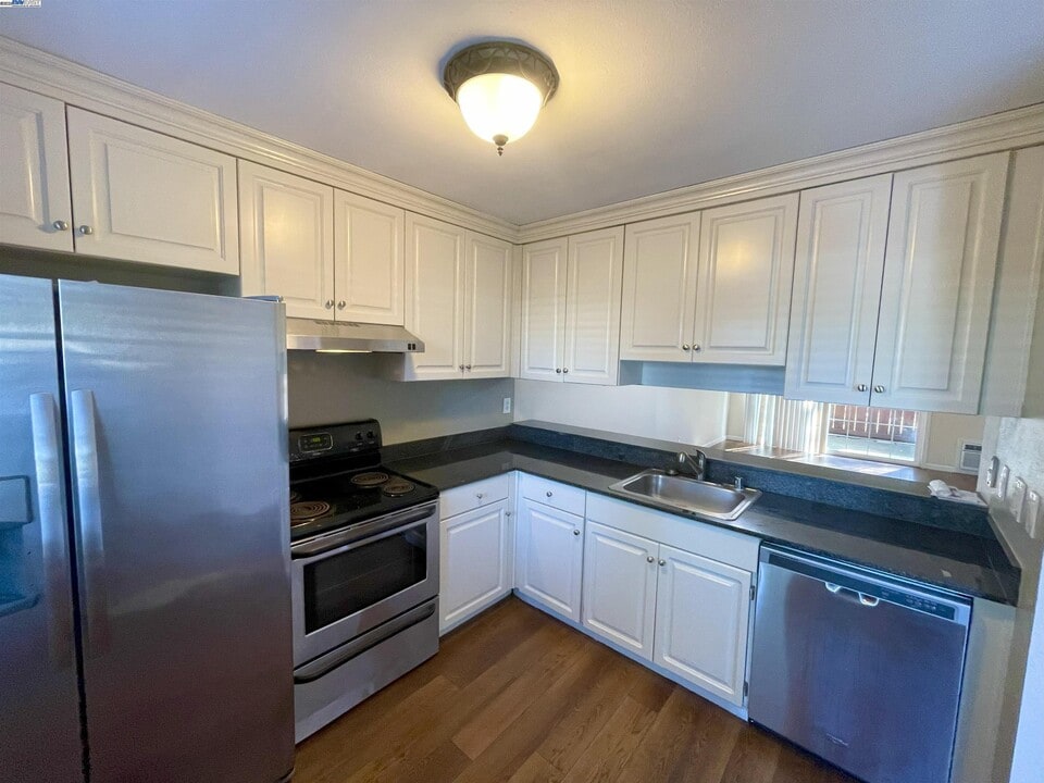 7317 Starward Dr in Dublin, CA - Building Photo
