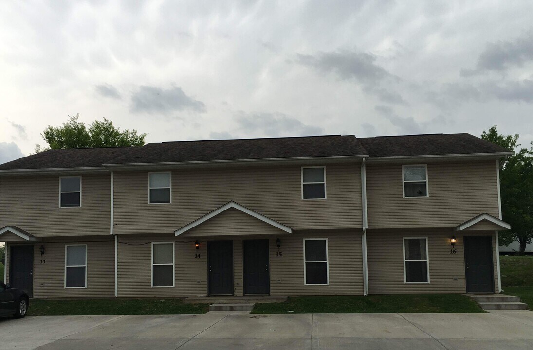 4 Heritage Pl in Glen Carbon, IL - Foto de edificio