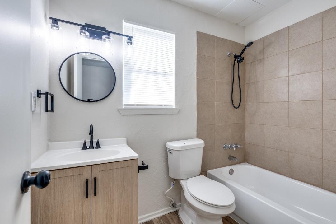 1833 Pelican Dr N in Azle, TX - Building Photo