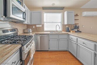 9801 Concord Downs Ave in Las Vegas, NV - Building Photo - Building Photo