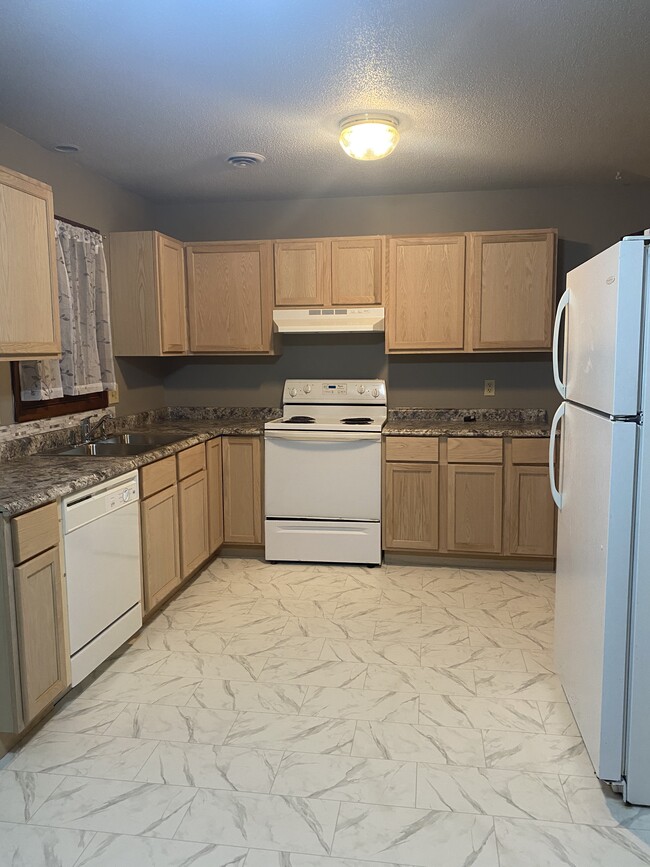 property at 4600 S Louise Ave