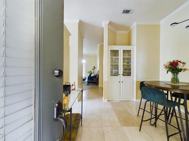property at 914 W 26th St