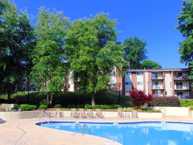 Amber Ridge in Greensboro, NC - Building Photo - Building Photo