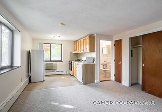 9 Chester St, Unit 31 in Cambridge, MA - Foto de edificio - Building Photo