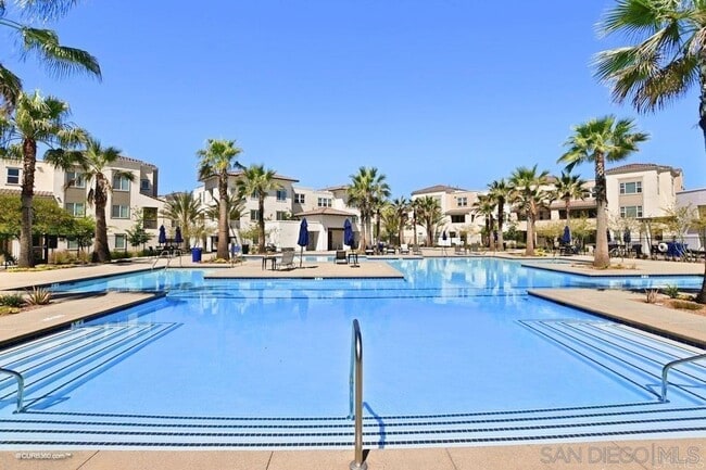 5150 Calle Sandwaves in San Diego, CA - Building Photo - Building Photo