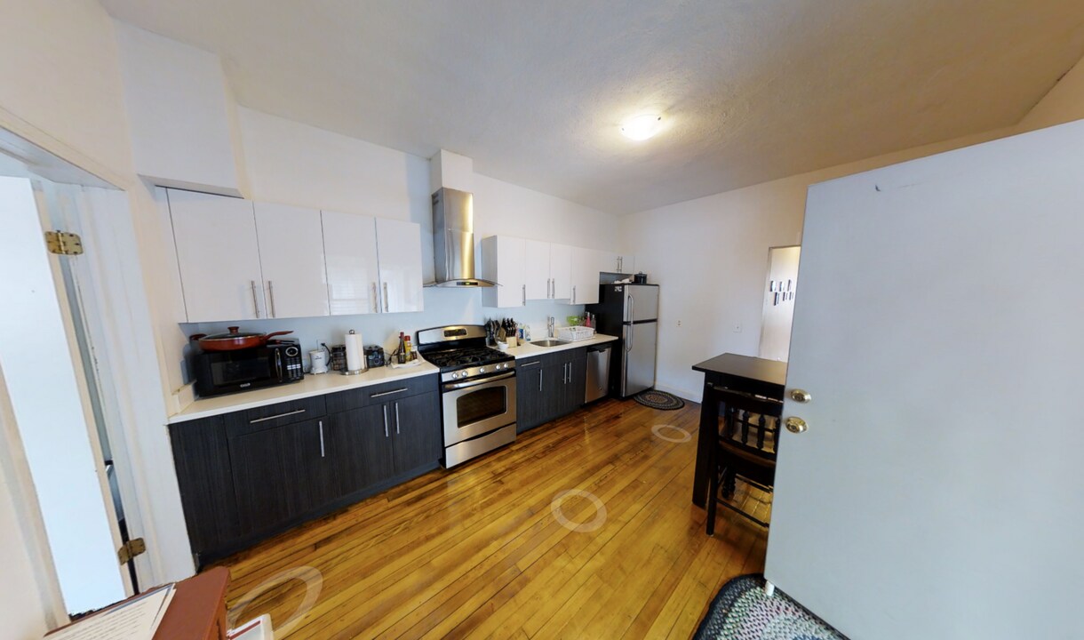 7 Munroe St in Somerville, MA - Foto de edificio