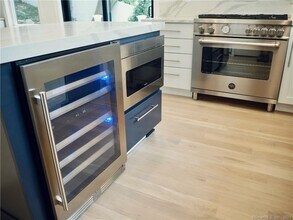 70 Seminary St in New Canaan, CT - Building Photo - Building Photo