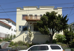 287-295 Hanover Ave in Oakland, CA - Building Photo - Building Photo