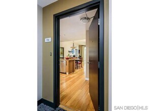 1431 Pacific Hwy, Unit 706 in San Diego, CA - Foto de edificio - Building Photo