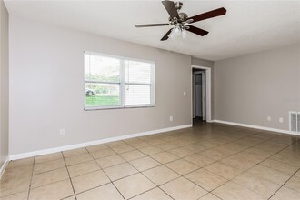 1217 N John St in Orlando, FL - Foto de edificio - Building Photo