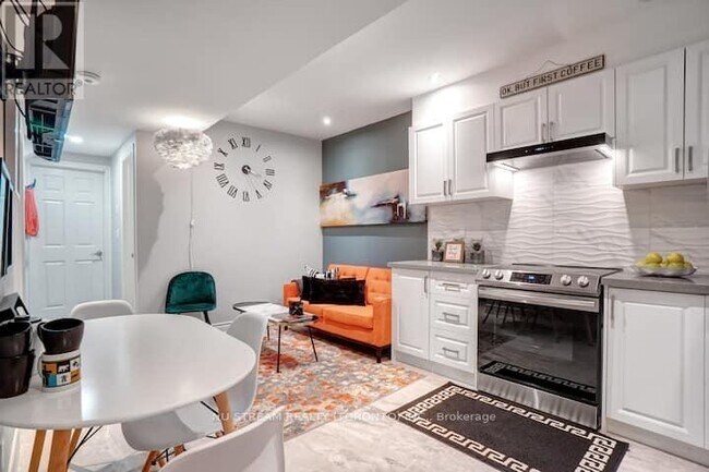 property at 25 Duncannon Dr