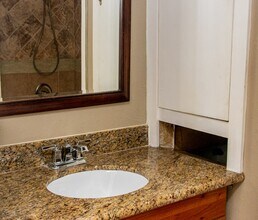 1513 Scarborough Ln in Pasadena, TX - Building Photo - Building Photo