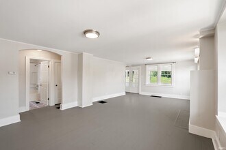 1112 Park Ave in Winona Lake, IN - Building Photo - Building Photo