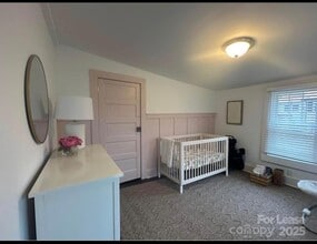 135 Estelle Rd in Mooresville, NC - Foto de edificio - Building Photo