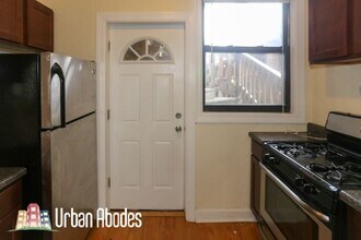 3721 N Pine Grove Ave, Unit J08W in Chicago, IL - Building Photo - Building Photo