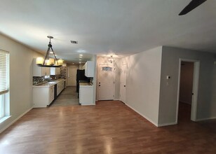 308 Annette Ln in D'Iberville, MS - Building Photo - Building Photo