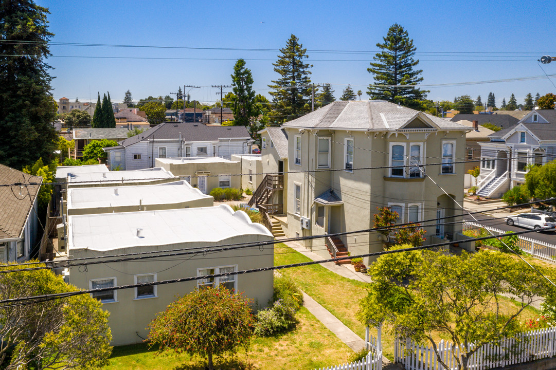 2100 Pacific Ave in Alameda, CA - Building Photo