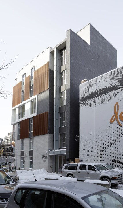 dell'Arte Condos Phase I in Montréal, QC - Building Photo