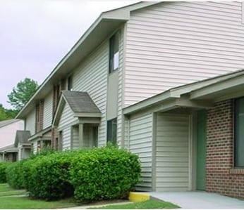 Center Street Apartments in Chester, SC - Building Photo