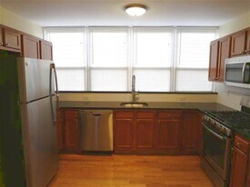332 Beacon St, Unit 2 in Somerville, MA - Building Photo