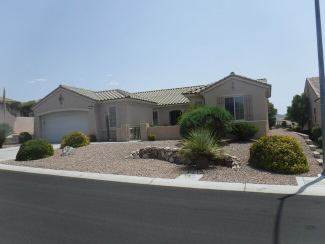 2735 Evergreen Oaks Dr in Henderson, NV - Building Photo - Building Photo