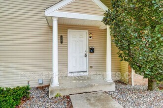 1101 N Byrne Rd in Toledo, OH - Building Photo - Building Photo