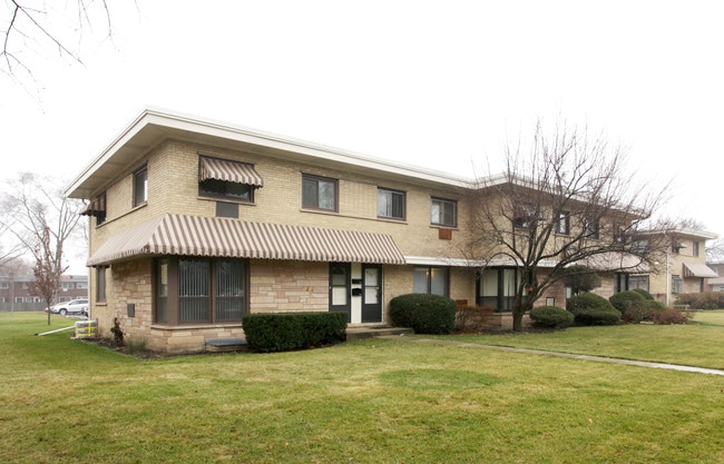 970-976 N Wheeling Rd in Mount Prospect, IL - Building Photo - Building Photo