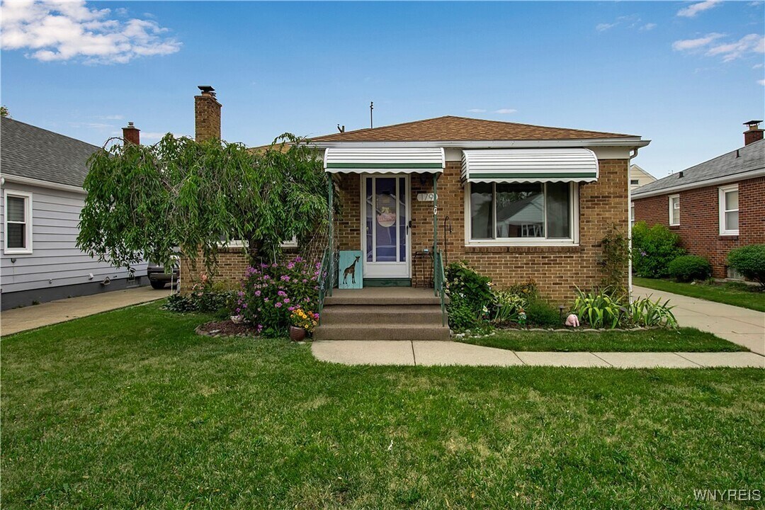 179 Hamilton Blvd in Tonawanda, NY - Building Photo