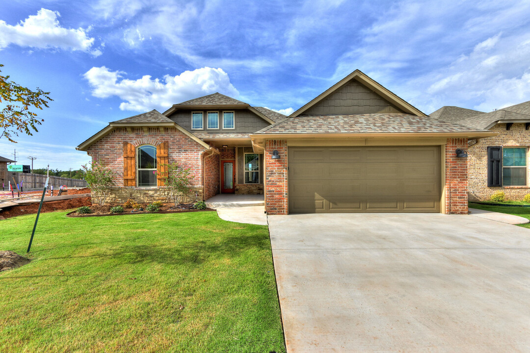 1013 NW 191st St in Edmond, OK - Building Photo