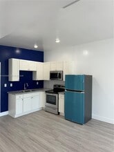 526 NW 6th St in Hallandale Beach, FL - Building Photo - Building Photo